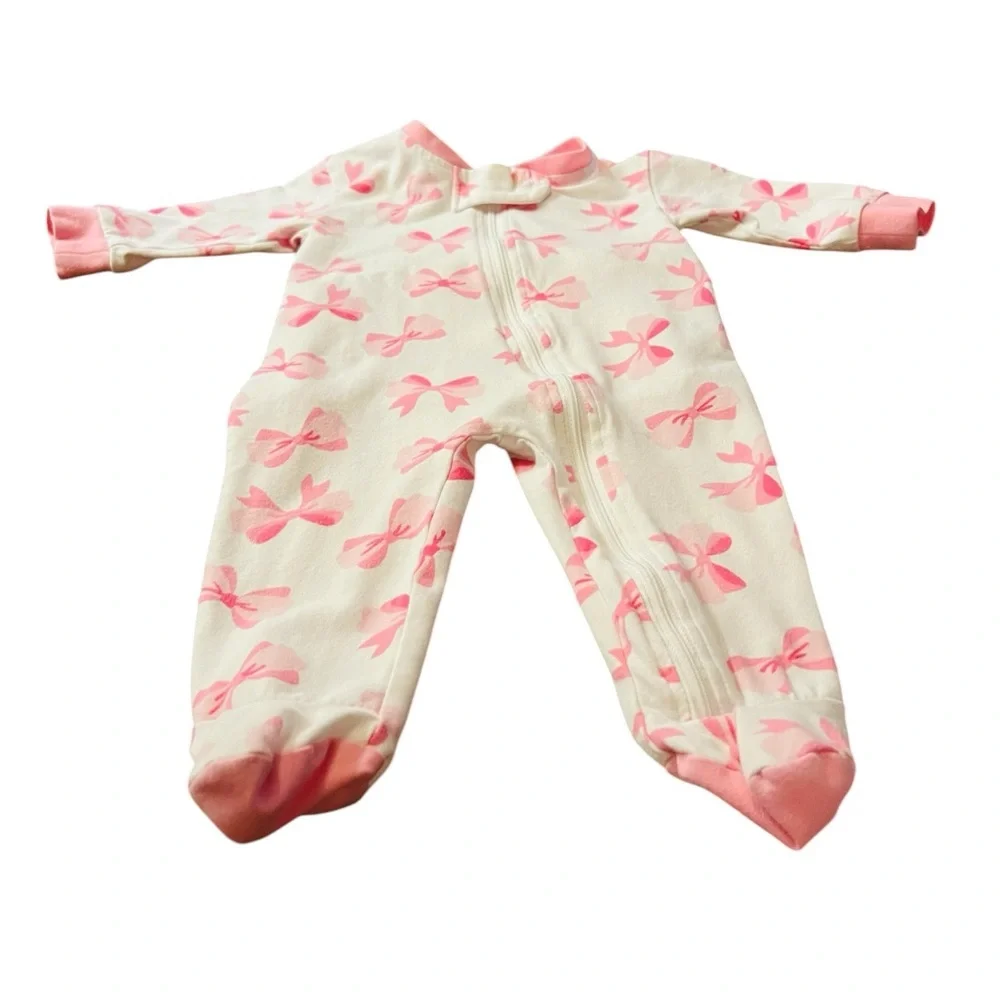 Classic Whimsy Pink Bow Print Footed One-Piece Size 6 Months